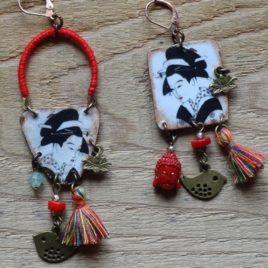 Boucles d’oreilles asymétriques Geisha