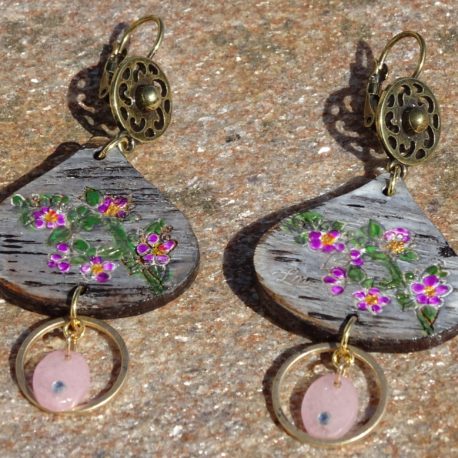 Boucles d’oreilles fleurs et quartz rose (2)