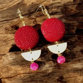 Boucles d’oreilles galuchat et rubis